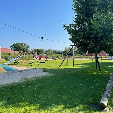 Ostsee-bauernhof Rotdorn * Schwienkuhl